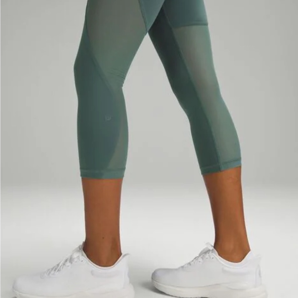 NWT lululemon Wunder Train Mesh Panel HR Crop 21” in Medium Forest (green) Size4 - Picture 7 of 8